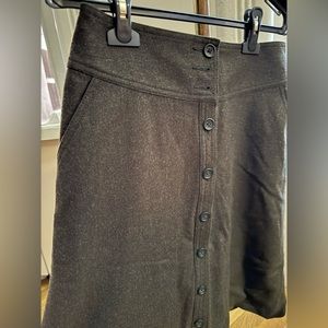 Banana Republic A-Line Wool Buttoned Gray Skirt (Size 0)